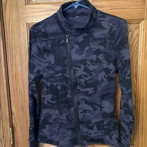Lululemon jacket size 6
